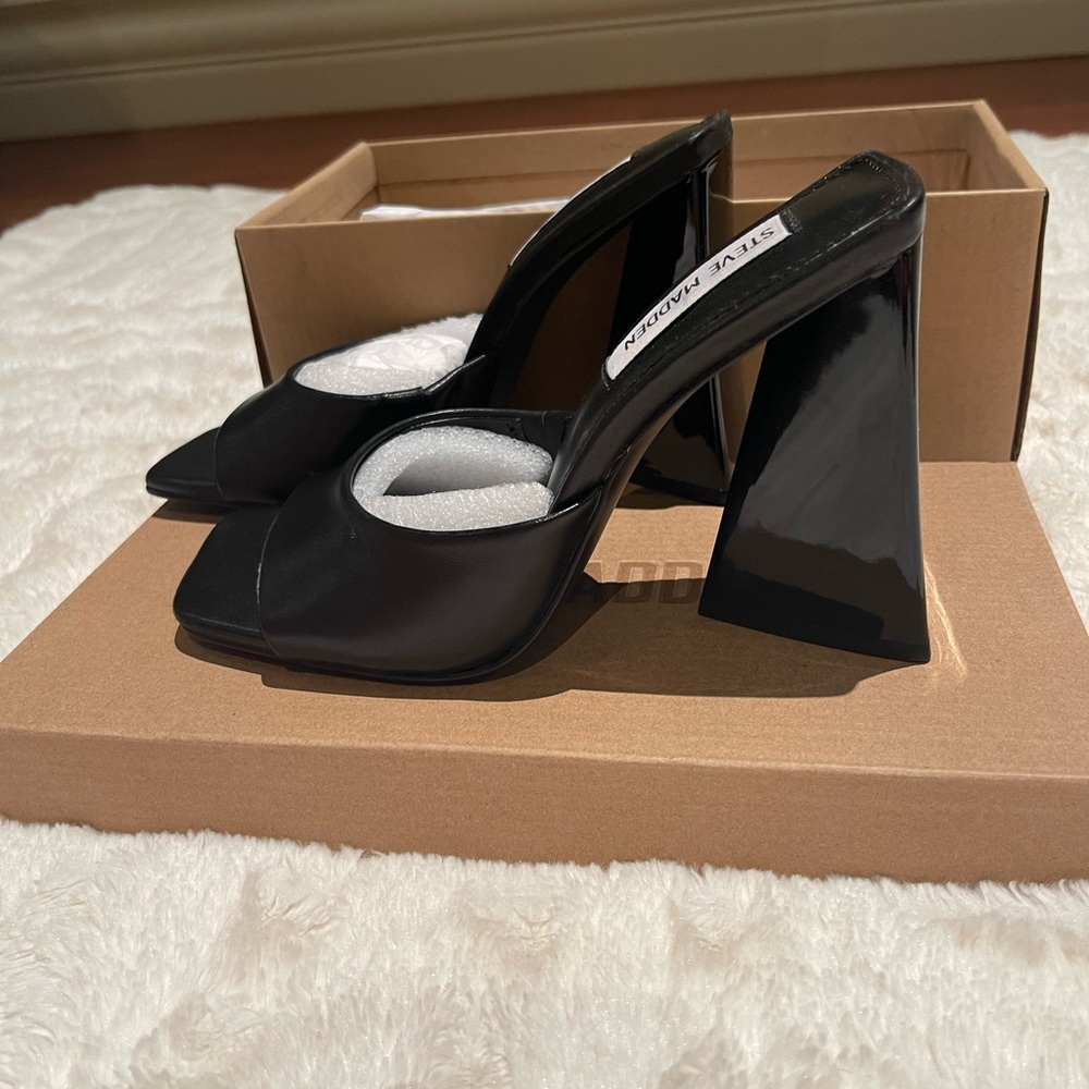 Steve Madden Twists Black Lea